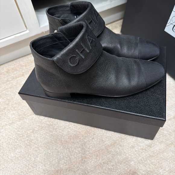 Chanel ankle bootie - Picture 2 of 3